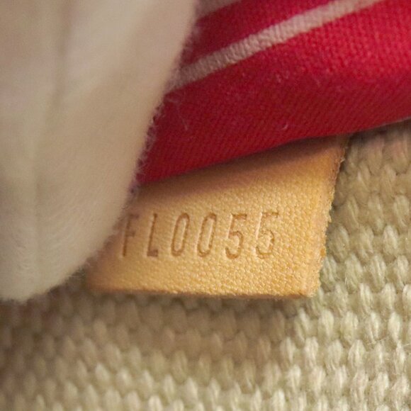 LOUIS VUITTON Beige Shoulder Bag - Picture 7 of 11